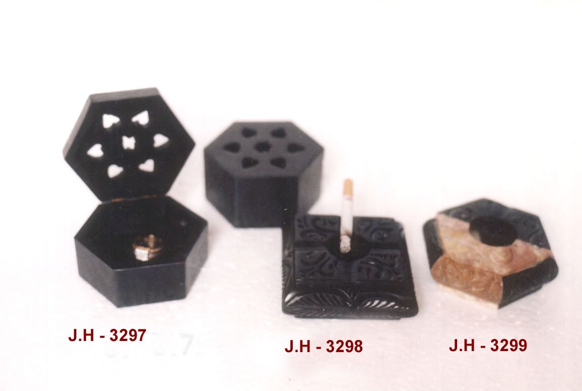 Artisan Marble Ash Tray & Cigar Set